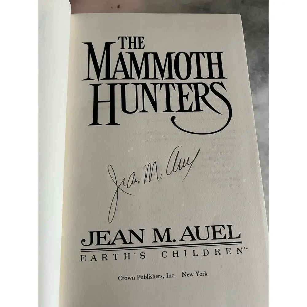 The Mammoth Hunters Jean M Auel HC DJ Signed 1985 Crown Earth’s Children Book